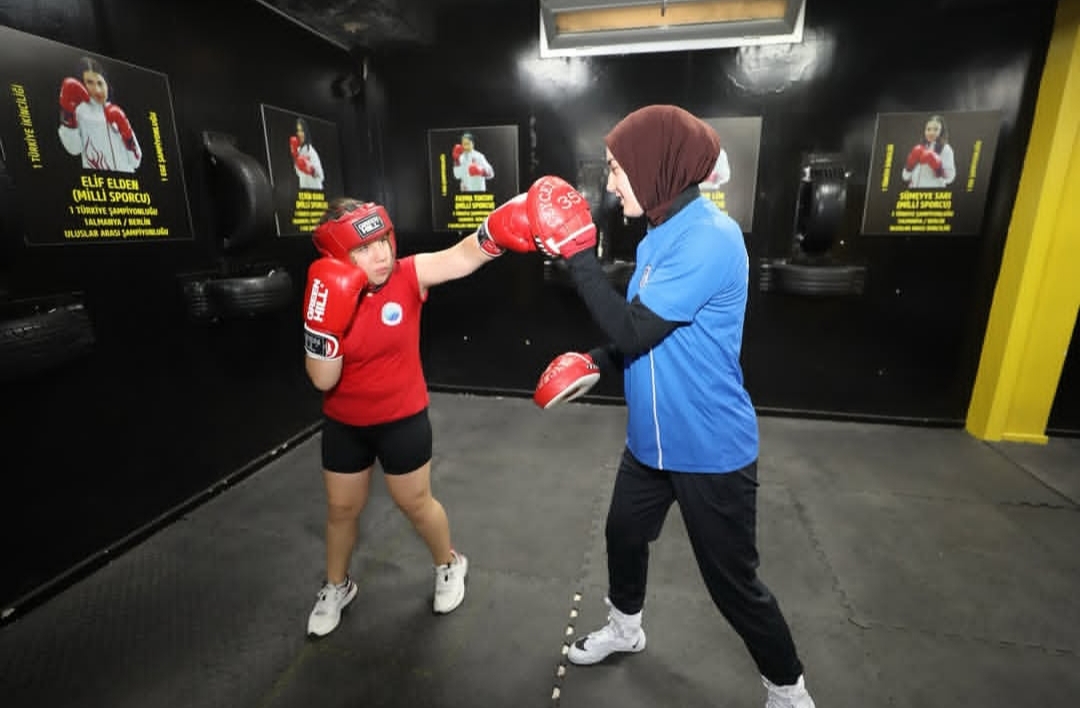 menderes-te-yaz-spor-okullari-devam-ediyor-5 Menderes’te Yaz Spor Okulları Tüm Hızıyla Sürüyor