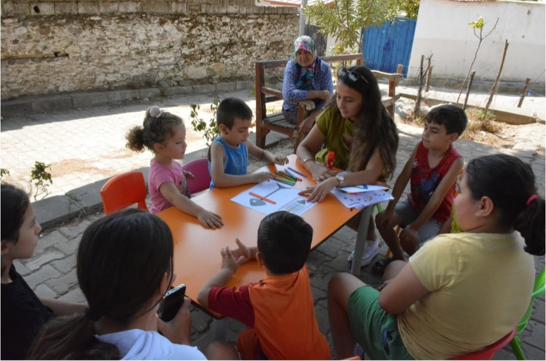 karadogan-da-yangindan-etkilenen-cocuklara-destek-2 Karadoğan'da Yangından Etkilenen Çocuklara Moral Etkinliği