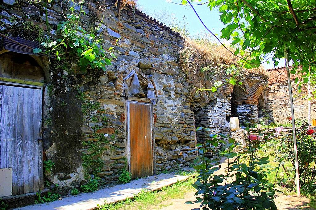 tire-copluce-hani-2 Tire’deki Asırlık Çöplüce Hanı Keşfedilmeyi Bekliyor