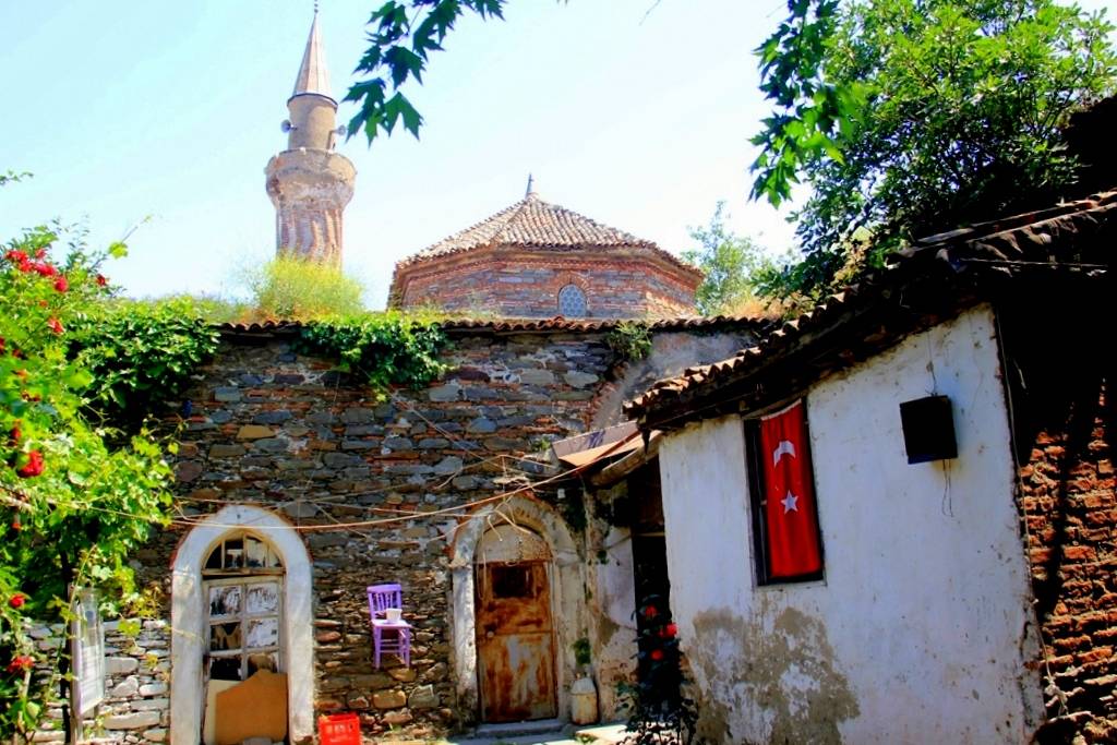 tire-copluce-hani-3 Tire’deki Asırlık Çöplüce Hanı Keşfedilmeyi Bekliyor