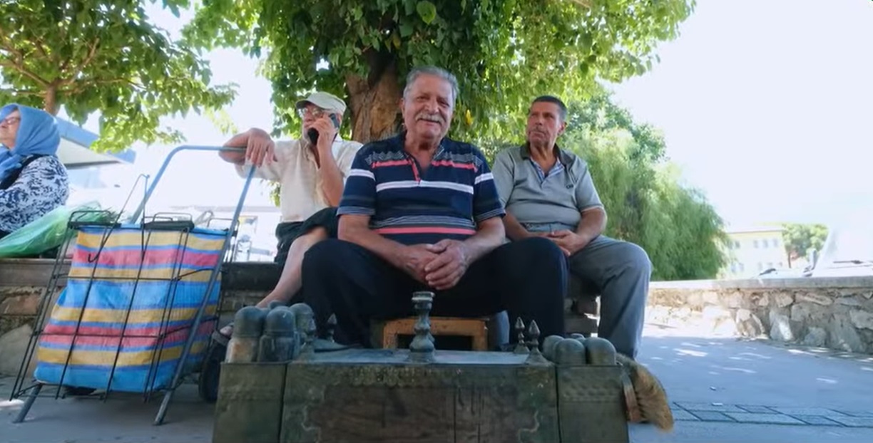 tire-sali-pazari-bir-gelenegi-yasatmaya-devam-ediyor-5 Tire Salı Pazarı: Geleneğin Kalbinde Bir Gün