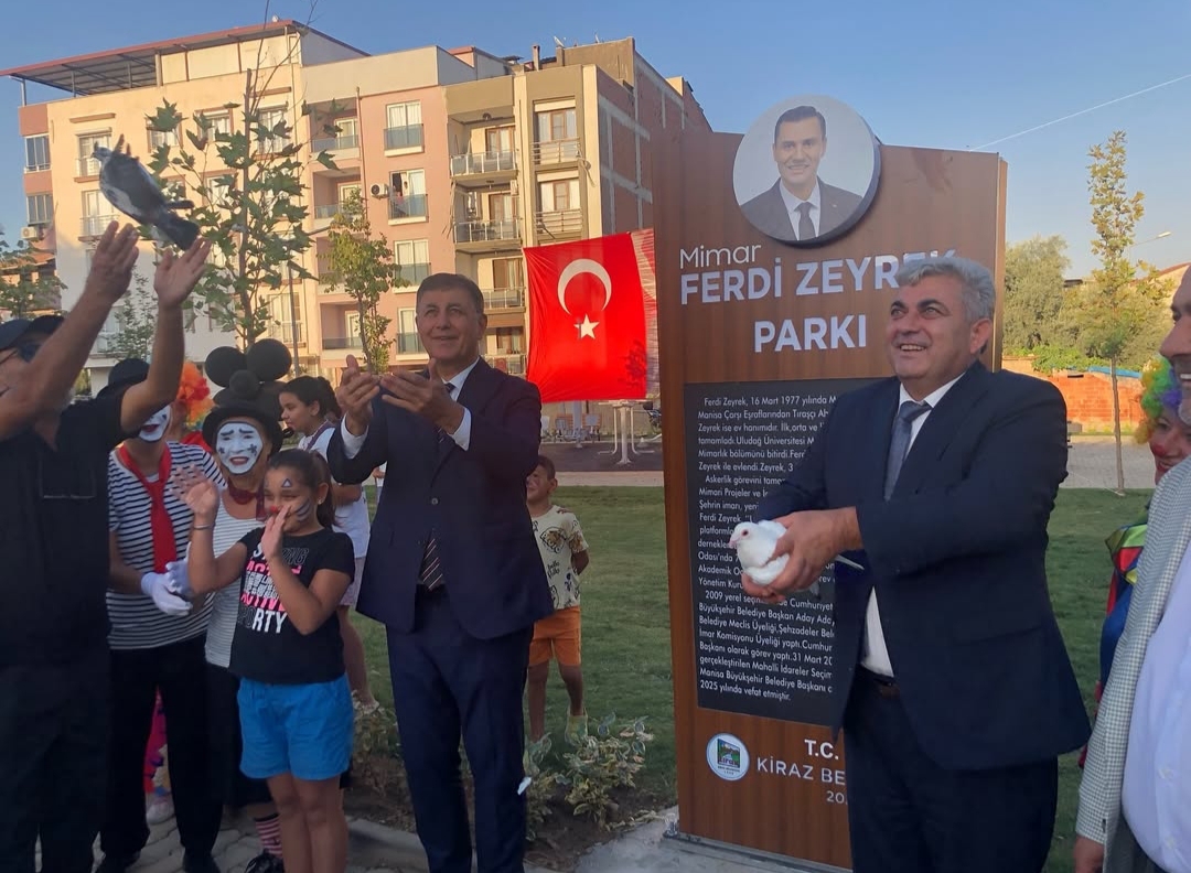 beydag-belediye-baskani-sakir-basaran-kiraz-in-kurtulus-sinliklerine-katildi-3 Başkan Şakir Başaran, Kiraz’ın Kurtuluş Günü Etkinliklerine Katıldı