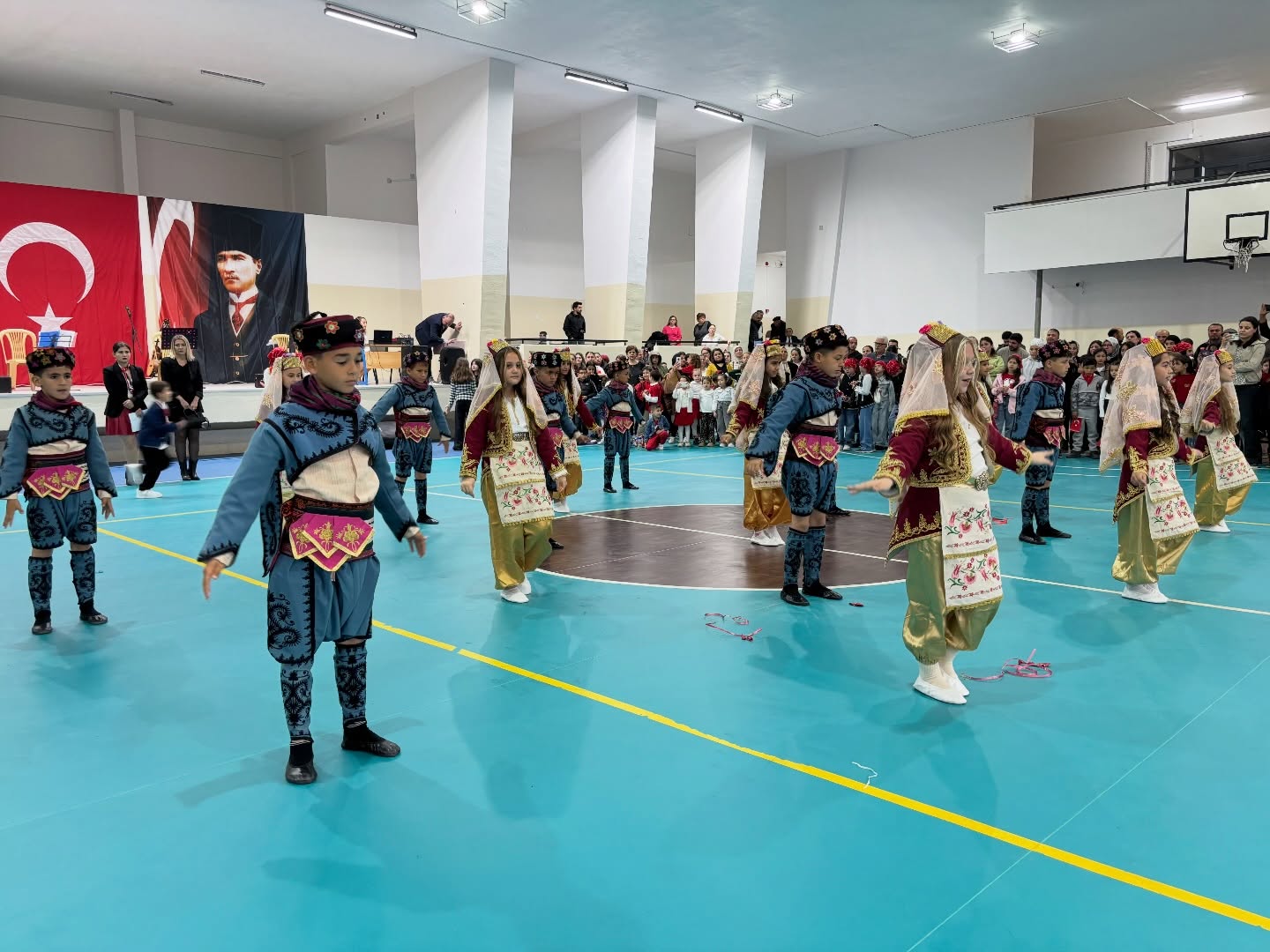 beydag-da-23-nisan-coskusu-3 23 Nisan Ulusal Egemenlik ve Çocuk Bayramı Beydağ'da Coşkuyla Kutlandı