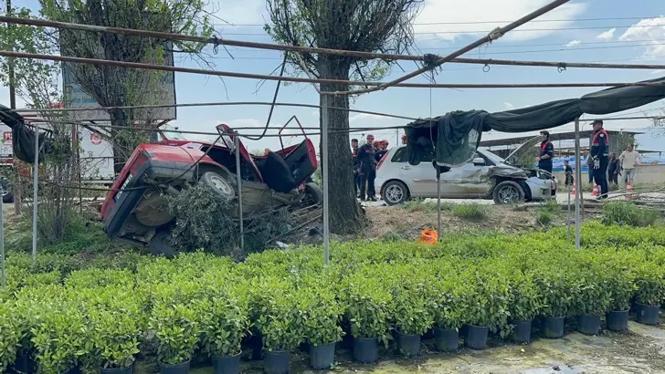 odemis-balabanli-da-trafik-kazasi-2-kisi-hayatini-kaybetti-1 Balabanlı Yolunda Feci Kaza: 2 Kişi Hayatını Kaybetti