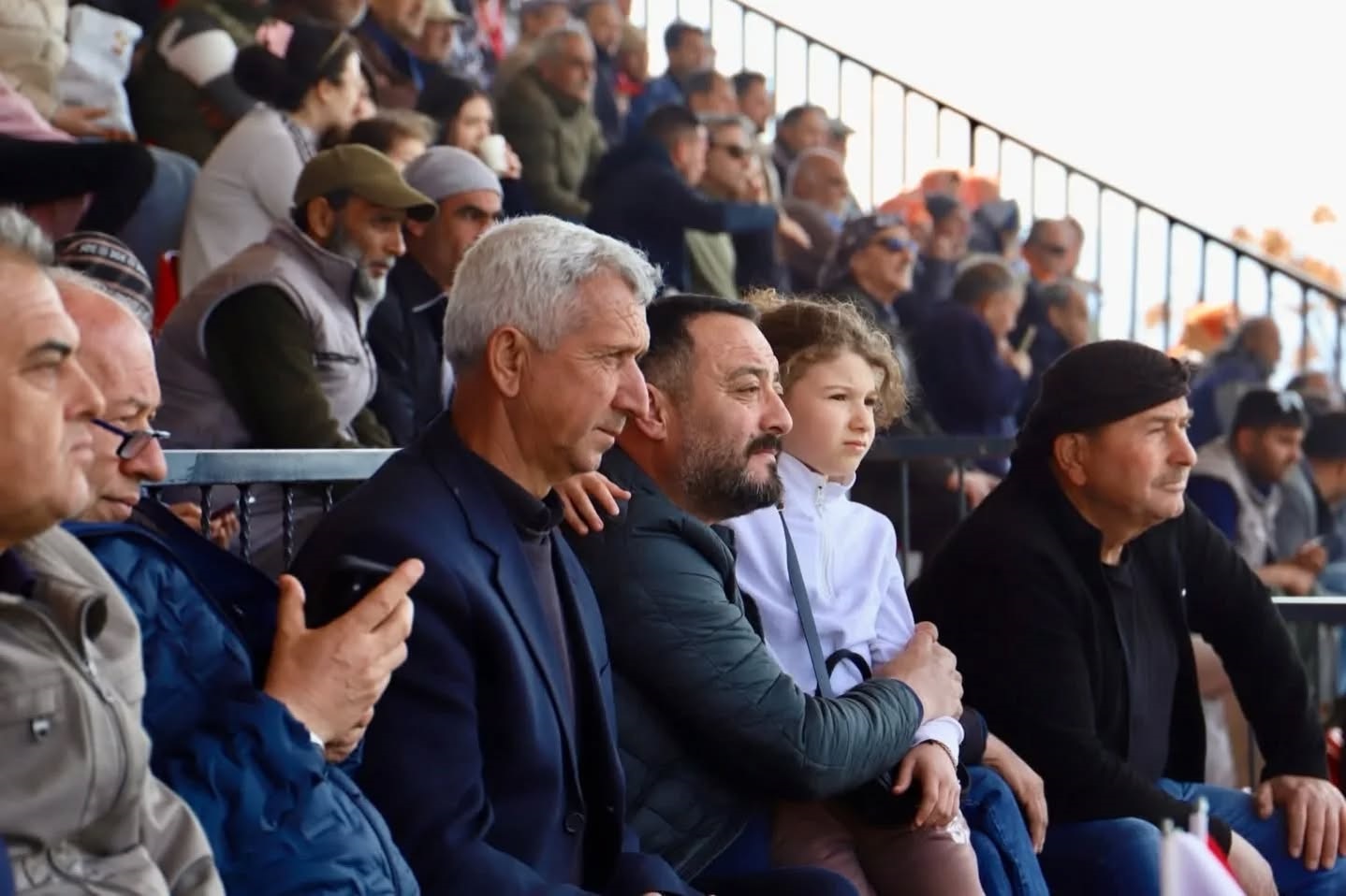 odemis-gunluce-de-geleneksel-rahva-at-yarisi-coskusu-1 Günlüce’de Geleneksel Rahvan At Yarışı Coşkusu Yaşandı