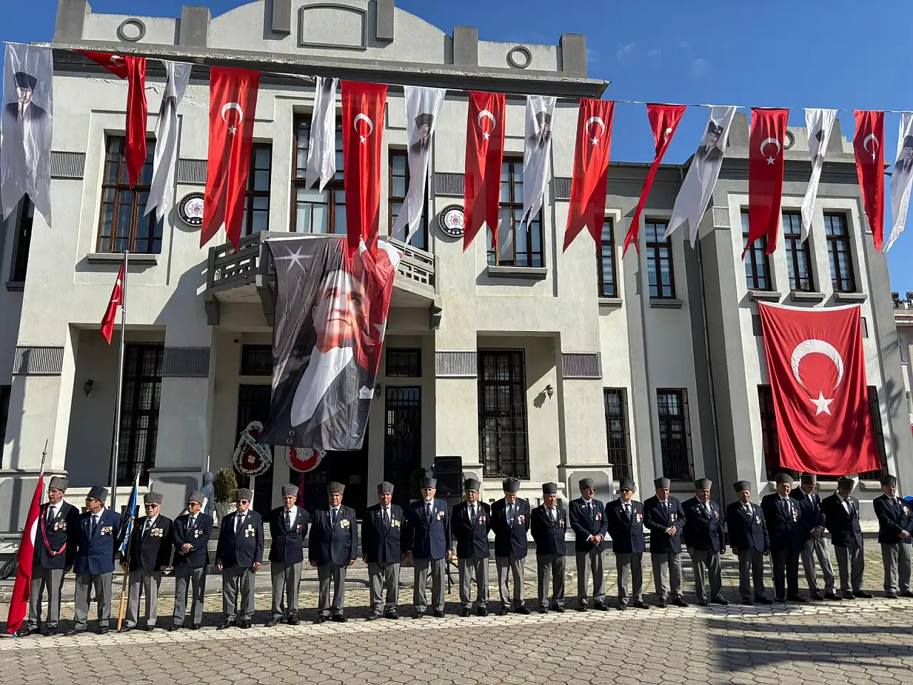odemis-te-polis-haftasi-kutlandi-2 Ödemiş’te Polis Haftası Coşkuyla Kutlandı