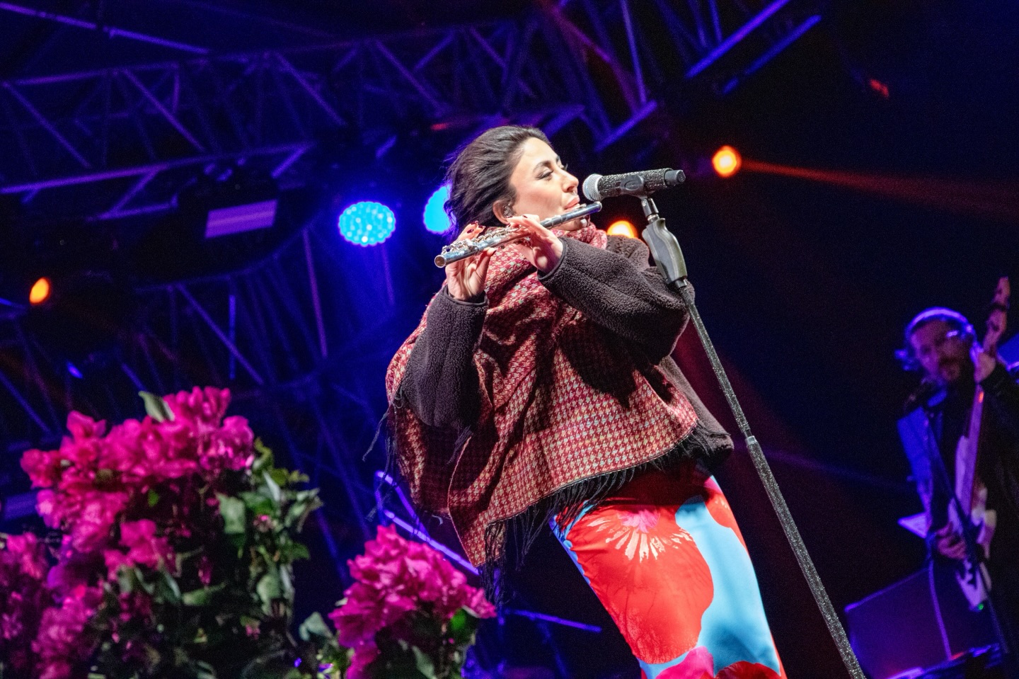 27-uluslararasi-bayindir-cicek-festivalinde-melek-mosso-konseri-2 Bayındır Çiçek Festivali’nin Üçüncü Gününde Melek Mosso Konseri