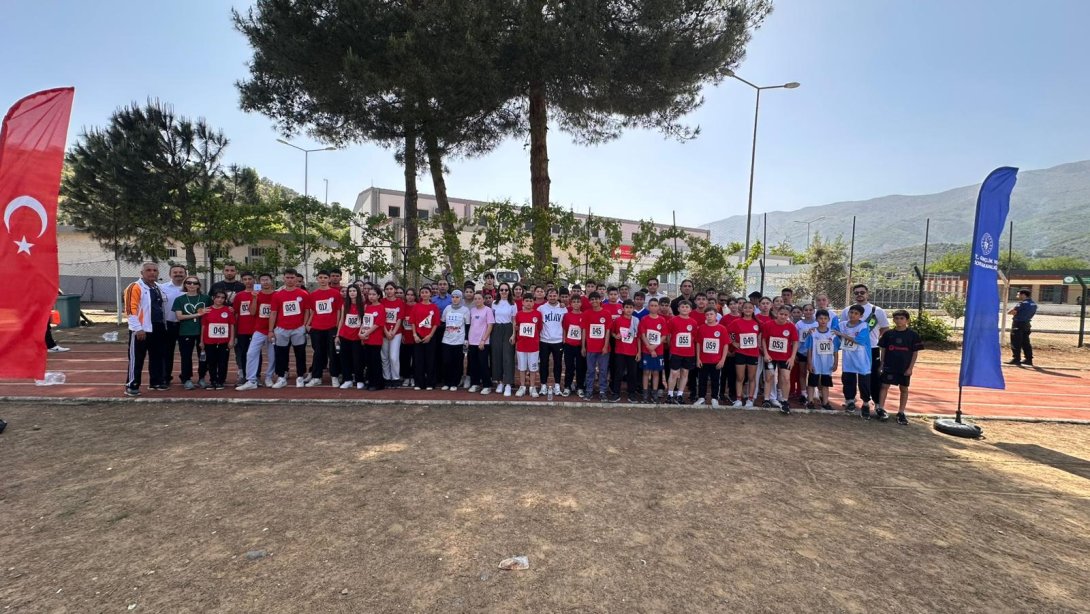 beydag-da-19-mayis-genclik-ve-spor-bayrami-kosusu-gerceklestirildi-1 Beydağ’da “Atatürk ve Gençlik Koşusu” Gerçekleştirildi