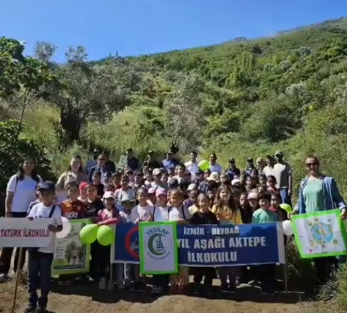 beydag-da-saglikli-yasam-yuruyusu-duzenlendi-1 Beydağ’da Yeşilay Sağlıklı Yaşam Ligi Kapsamında Doğa Yürüyüşü Düzenlendi