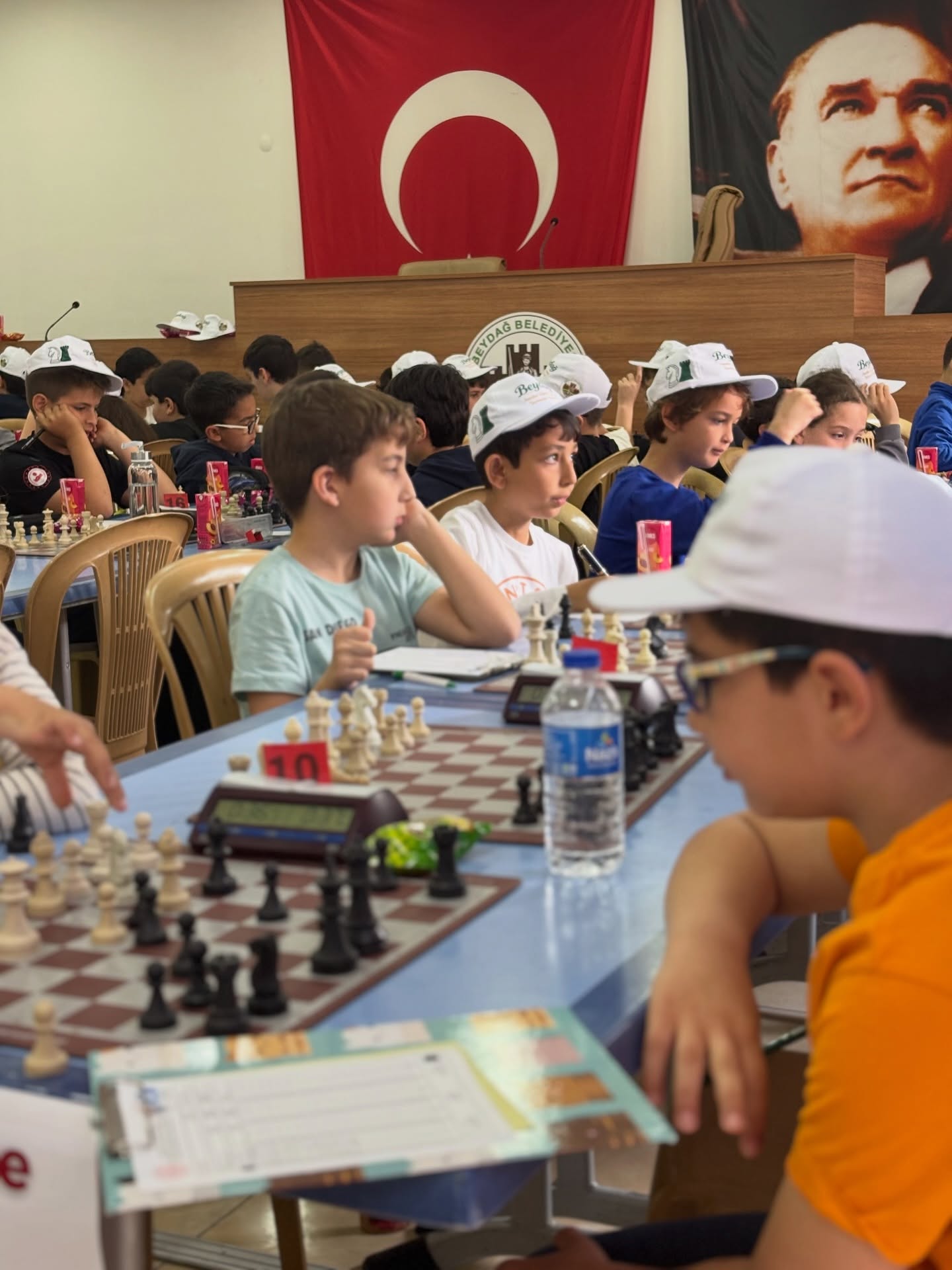 beydag-daki-anneler-gunu-satranc-etkinligine-yogun-katilim-1 Beydağ’da Anneler Günü Satranç Turnuvası Yoğun Katılımla Başladı