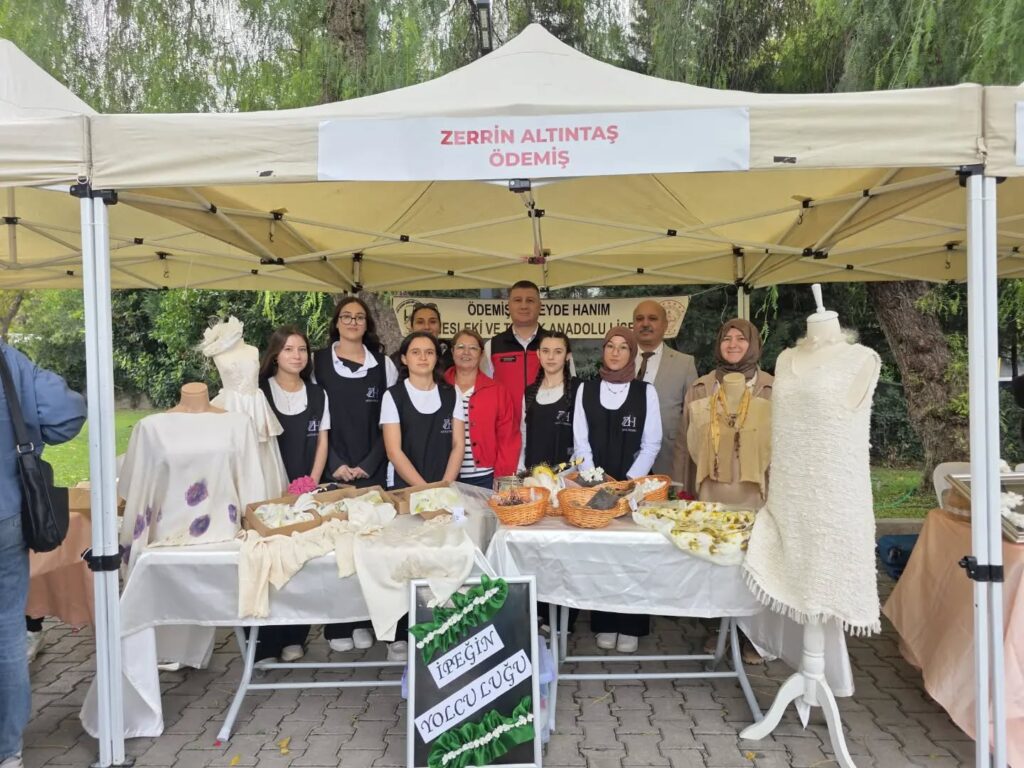 Beydağ İlçe Tarım Ve Orman Müdürlüğü Dünya Kadın Çiftçiler Günü Etkinliğine Katıldı