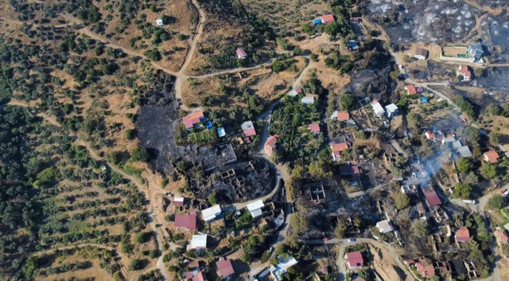 Tire Belediyesi’nden Bayındır’daki Yangına Destek