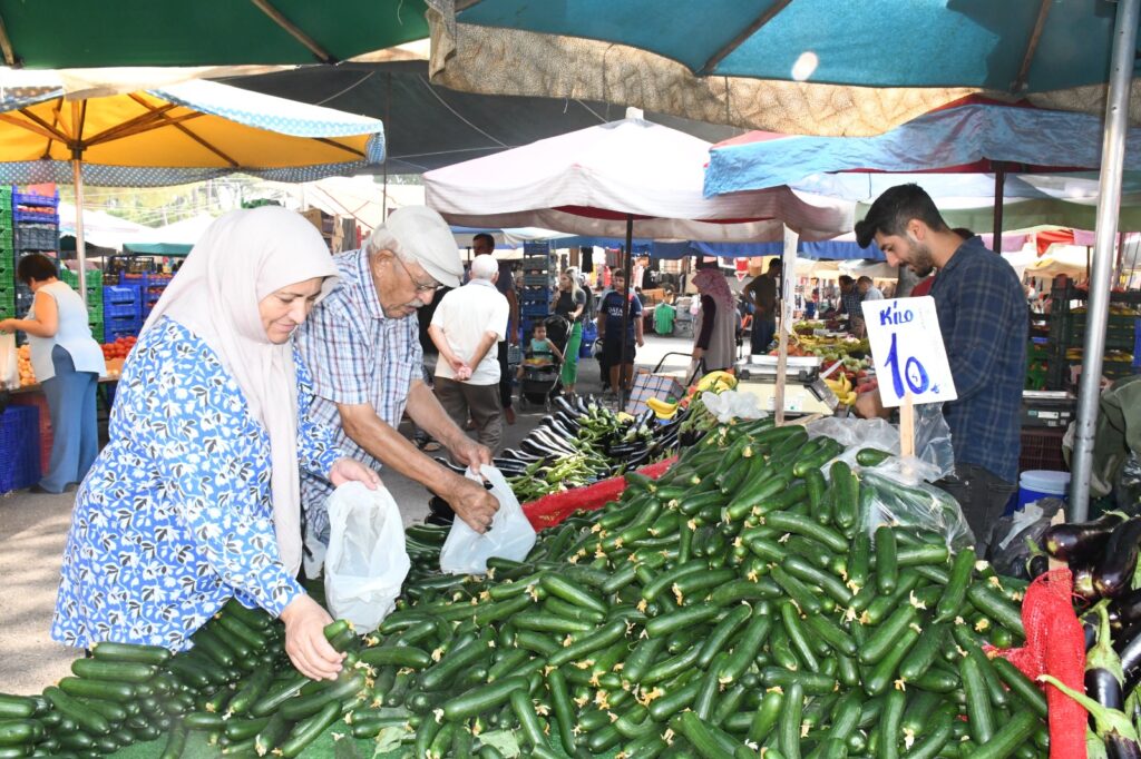 Torbalı’da Pazarcı Esnafı İsyanda; “Böyle Giderse Çiftçilik Bitecek”