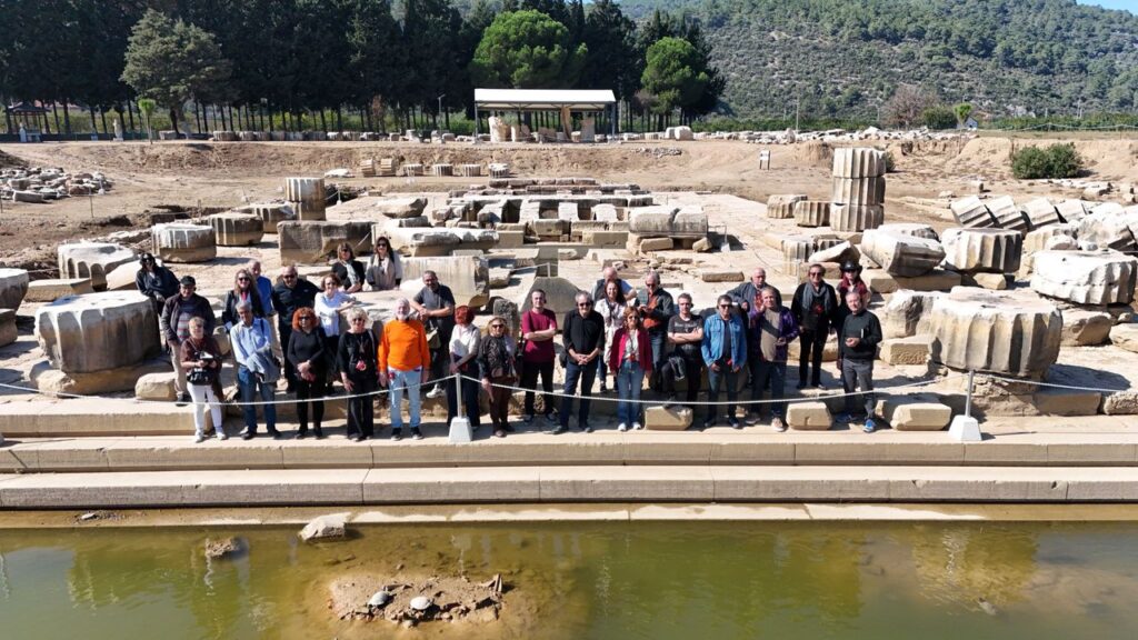 Antik Kehanet Merkezi Klaros, İzmirli Sanatçıları ve Homeros Mirasını Ağırladı