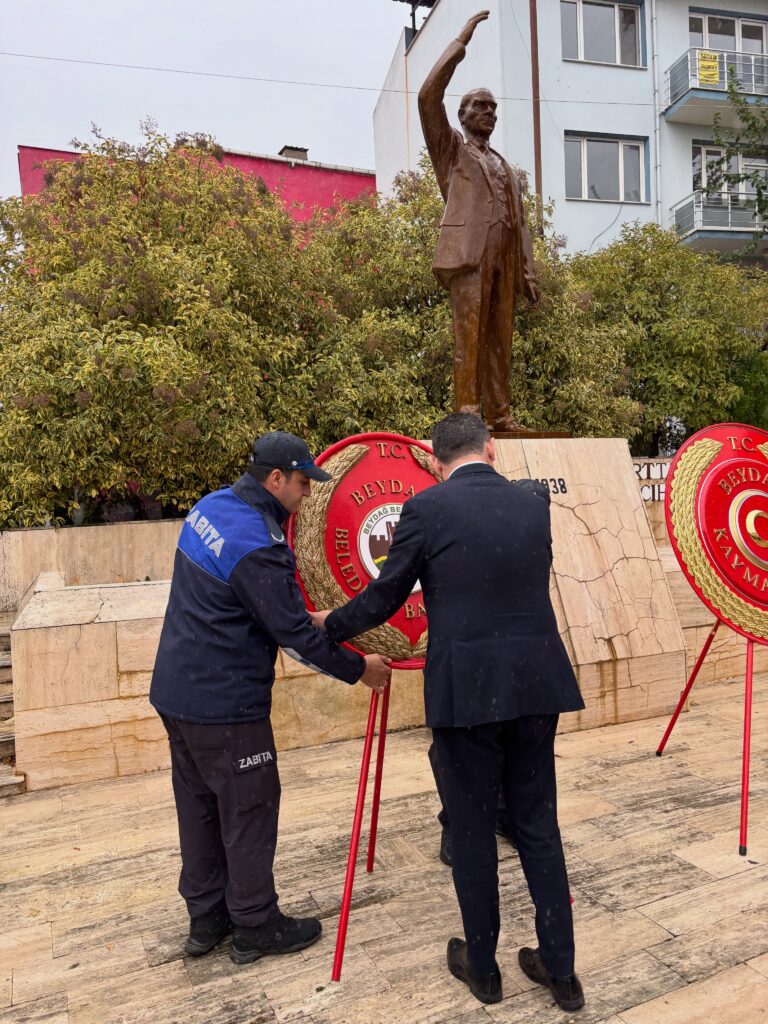 Beydağ'da 29 Ekim Cumhuriyet Bayramı Çelenk Sunma Töreni Gerçekleştirildi