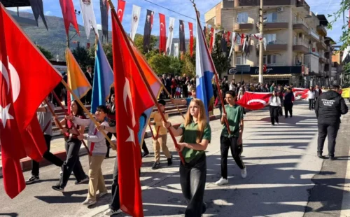 Beydağ’da Cumhuriyet Bayramı Coşkuyla Kutlandı