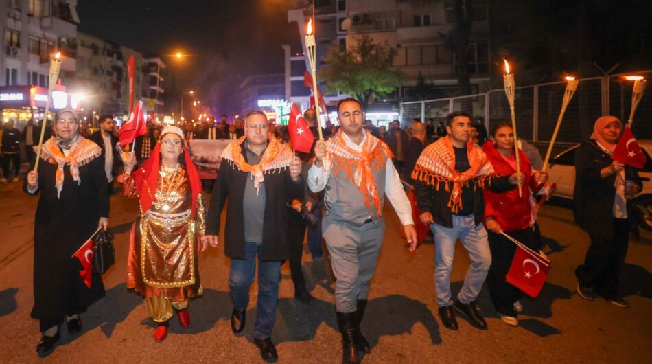 Buca Sokaklarında 29 Ekim Coşkusu Kortej ve Konserlerle Yaşandı