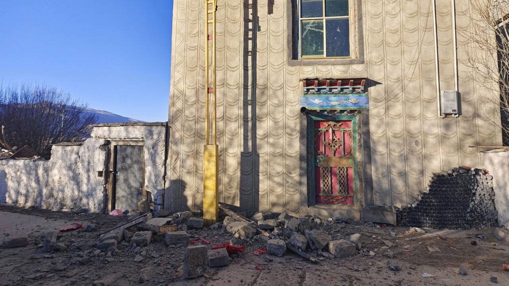 Çin'in Tibet Bölgesi'nde 7 Büyüklüğünde Şiddetli Deprem ve Can Kayıpları