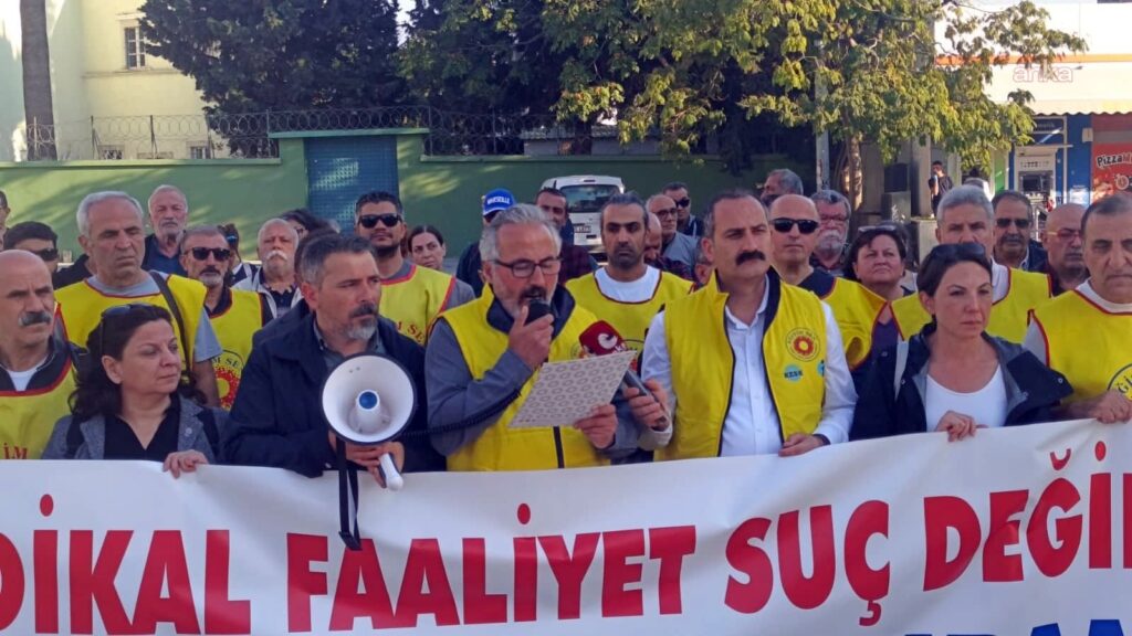 İzmir'de Okul Ziyaretinde Gözaltı Gerginliği Ve Sendikalardan Sert Tepki