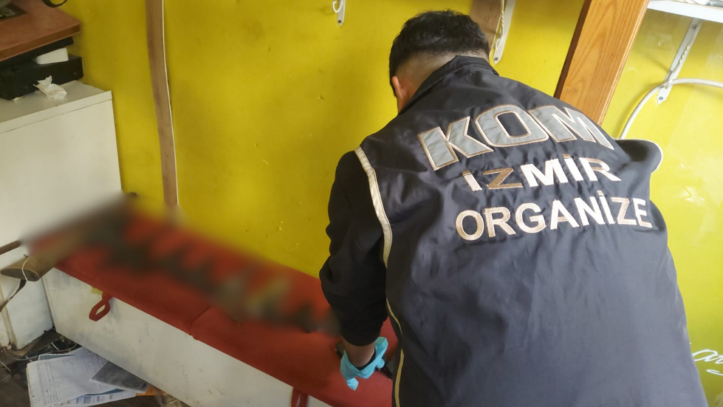 İzmir'in Tire İlçesinde Silah Operasyonu: Bir Şüpheli Gözaltında