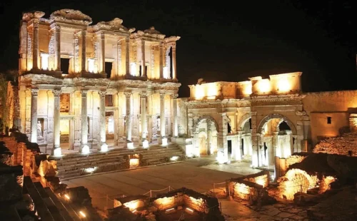Tarihi Mekanlarda Gece Müzeciliği Rekora Koşuyor: Efes Ören Yeri Zirvede