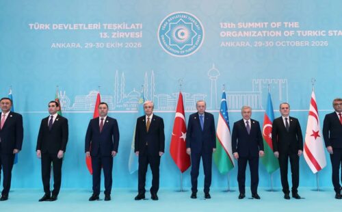 Türkiye ile Azerbaycan Arasındaki Okul Kıyafeti Krizi Büyüyor